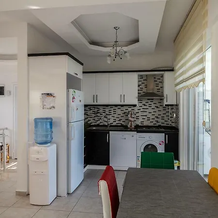Lejlighed Das Familienfreundliche Maisonette Nese Mit Direktem Zugang Zum Pool