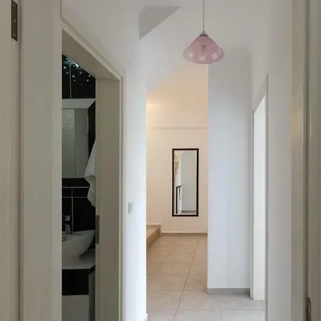 Διαμέρισμα Das Familienfreundliche Maisonette Nese Mit Direktem Zugang Zum Pool *