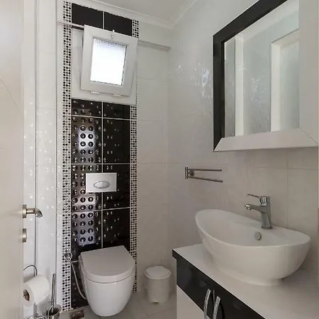 Διαμέρισμα Das Familienfreundliche Maisonette Nese Mit Direktem Zugang Zum Pool *