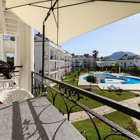 Das Familienfreundliche Maisonette Nese Mit Direktem Zugang Zum Pool * Φετιγιέ