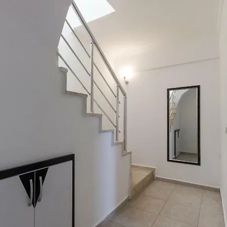Das Familienfreundliche Maisonette Nese Mit Direktem Zugang Zum Pool * Φετιγιέ