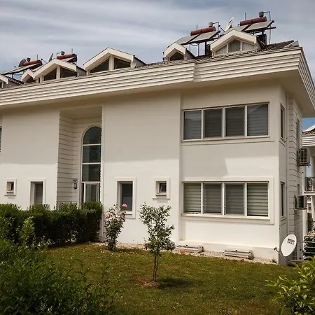 Διαμέρισμα Das Familienfreundliche Maisonette Nese Mit Direktem Zugang Zum Pool
